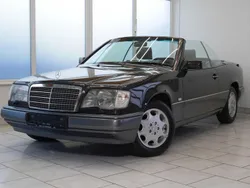 Blau Gebraucht 1994 Mercedes E320 Cabrio | 45.499 €