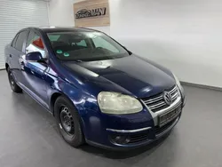 Blau Gebraucht 2008 VW Jetta United Limousine | 1.890 € (Etwas zu teuer)