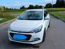 Weiß Gebraucht 2016 Hyundai i20 GO! Kleinwagen | 7.400 € (Guter Preis)
