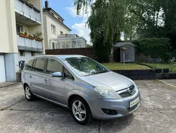 Grau Gebraucht 2008 Opel Zafira Van / Kleinbus | 3.000 € (Fairer Preis)
