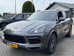 Grau Gebraucht 2018 Porsche Cayenne SUV | 30.950 € (Superpreis)