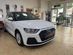Weiß Gebraucht 2019 Audi A1 Sportback Basis Kleinwagen | 16.950 € (Guter Preis)