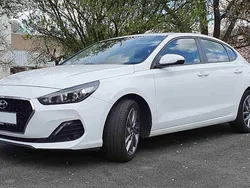 Weiß Gebraucht 2018 Hyundai i30 Trend Limousine | 13.200 € (Fairer Preis)