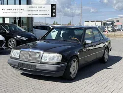 Schwarz Gebraucht 1990 Mercedes E260 Limousine | 4.999 €