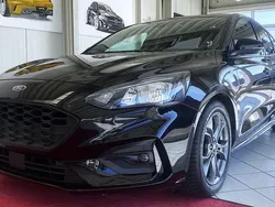 Schwarz Gebraucht 2020 Ford Focus ST-Line Limousine | 19.490 € (Fairer Preis)