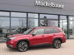 Crimson red pearl Neu 2024 Subaru Forester Exclusive+ SUV | 39.995 € (Fairer Preis)