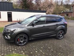 Grau Gebraucht 2019 Ford Kuga SUV | 17.750 € (Fairer Preis)