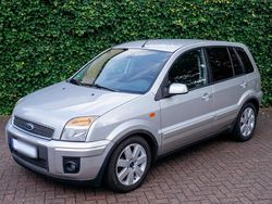 Silber Gebraucht 2006 Ford Fusion Limousine | 4.190 €