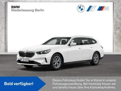 Weiß Gebraucht 2024 BMW 520 Comfort Edition Kombi | 54.880 € (Guter Preis)