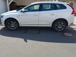 Weiß Gebraucht 2016 Volvo XC60 Ocean Race SUV | 20.300 € (Etwas zu teuer)