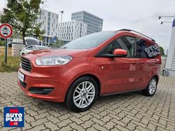 Rot Gebraucht 2015 Ford Tourneo Courier Titanium Van / Kleinbus | 8.989 € (Fairer Preis)
