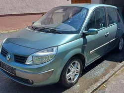 Grün Gebraucht 2004 Renault Scénic II Privilege Van / Kleinbus | 2.900 € (Fairer Preis)