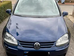 Blau Gebraucht 2005 VW Golf IV Kleinwagen | 1.200 € (Guter Preis)