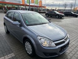 Grau Gebraucht 2007 Opel Astra Limousine | 2.500 € (Fairer Preis)