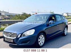 Blau Gebraucht 2011 Volvo V60 Kinetic Kombi | 5.999 € (Fairer Preis)