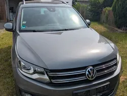Grau Gebraucht 2015 VW Tiguan LOUNGE SUV | 18.500 € (Fairer Preis)