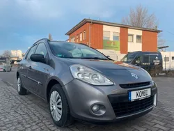 Grau Gebraucht 2009 Renault Clio II Expression Limousine | 3.990 € (Etwas zu teuer)