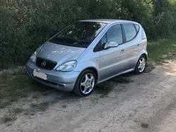 Silber Gebraucht 2002 Mercedes A210 Kleinwagen | 1.500 € (Superpreis)