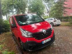 Rot Gebraucht 2016 Renault Trafic Van | 7.900 €