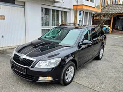 Schwarz Gebraucht 2011 Skoda Octavia Family Kombi | 7.400 € (Fairer Preis)
