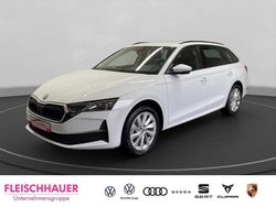 Weiss Gebraucht 2025 Skoda Octavia Selection Kombi | 31.780 € (Fairer Preis)