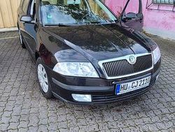 Schwarz Gebraucht 2009 Skoda Octavia Elegance Kombi | 2.850 € (Fairer Preis)