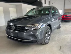 Grau Gebraucht 2024 VW Tiguan Move SUV | 32.950 € (Guter Preis)