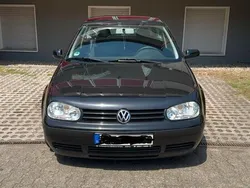 Schwarz Gebraucht 2002 VW Golf IV Kleinwagen | 2.000 € (Fairer Preis)