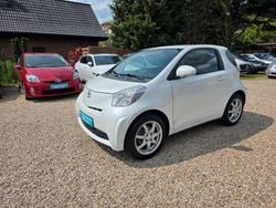 Weiß Gebraucht 2011 Toyota iQ Multidrive S Kleinwagen | 10.999 € (Teuer)