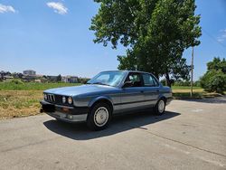 Blau Gebraucht 1988 BMW 316 Limousine | 7.225 €