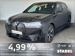Sophistograu brilliant metalli Gebraucht 2021 BMW iX M Sport SUV | 39.236 € (Fairer Preis)
