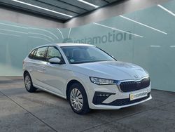 Weiß Gebraucht 2024 Skoda Scala Essence Kleinwagen | 23.700 € (Fairer Preis)