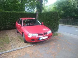 Rot Gebraucht 1997 Mitsubishi Carisma Limousine | 549 € (Superpreis)