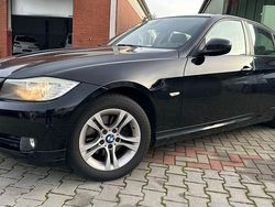 Schwarz Gebraucht 2011 BMW 318 Comfort Edition Limousine | 5.999 € (Fairer Preis)