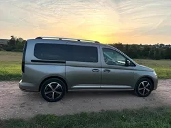 Beige Gebraucht 2023 VW Caddy Maxi Style Van / Kleinbus | 37.500 € (Teuer)
