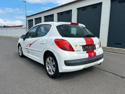 Weiß Gebraucht 2007 Peugeot 207 Limousine | 2.400 € (Fairer Preis)