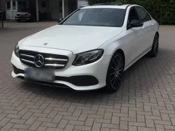 Weiß Gebraucht 2019 Mercedes E300 Avantgarde Limousine | 38.500 € (Teuer)
