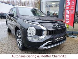 Schwarz Neu 2026 Mitsubishi Outlander P-HEV Top SUV | 56.850 €