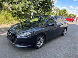 Grau Gebraucht 2016 Hyundai i40 Trend Kombi | 5.900 €