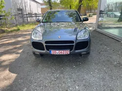 Grau Gebraucht 2004 Porsche Cayenne Turbo SUV | 12.880 € (Teuer)