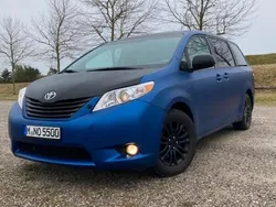Blau Gebraucht 2012 Toyota Sienna Van / Kleinbus | 10.999 €