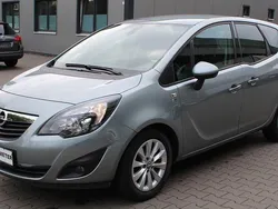 Grau Gebraucht 2012 Opel Meriva Van / Kleinbus | 8.950 € (Fairer Preis)