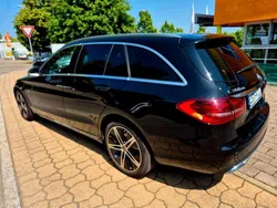 Schwarz Gebraucht 2021 Mercedes C300e Avantgarde Kombi | 15.900 €