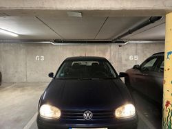 Blau Gebraucht 2003 VW Golf IV Kleinwagen | 1.200 € (Guter Preis)