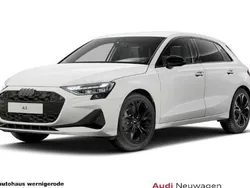 Arkonaweiß uni Gebraucht 2024 Audi A3 Sportback Advanced Limousine | 36.840 € (Fairer Preis)