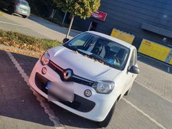 Weiß Gebraucht 2016 Renault Twingo Kleinwagen | 4.999 € (Fairer Preis)