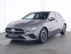 Grau Gebraucht 2023 Mercedes A180 Kleinwagen | 29.370 € (Fairer Preis)