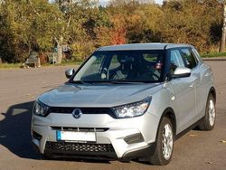 Silber Gebraucht 2017 Ssangyong (KGM) Tivoli Quartz SUV | 8.600 € (Guter Preis)