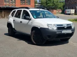 Weiß Gebraucht 2011 Dacia Duster SUV | 4.300 € (Guter Preis)