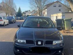 Schwarz Gebraucht 2001 Seat Leon Kleinwagen | 400 €